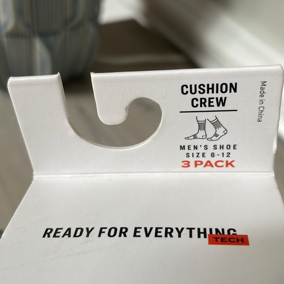 NWT Men’s Pair of Thieves 3-pk Cushioned Crew Socks - Picture 7 of 9